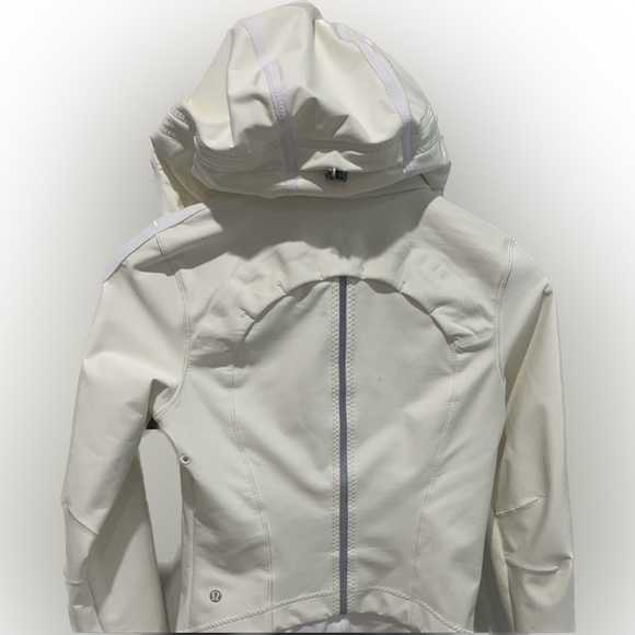 Lululemon jacket - Picture 3 of 3
